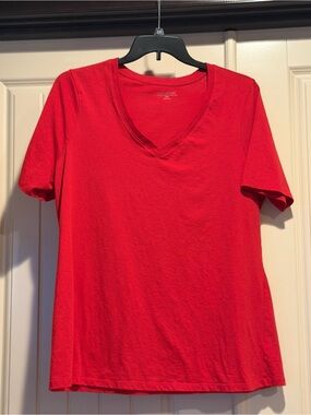 Lane Bryant Red V-Neck Perfect sleeve Short Sleeve Tee